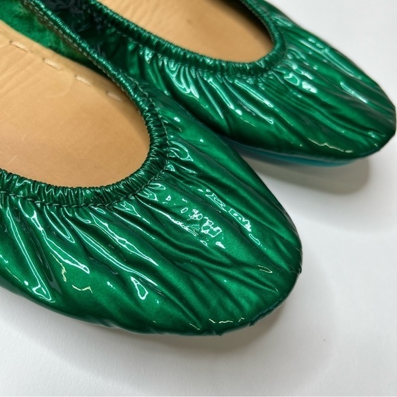 TIEKS by Gavrieli Emerald Green Metallic Shiny Patent Leather Ballet Fold Flats - Picture 4 of 13